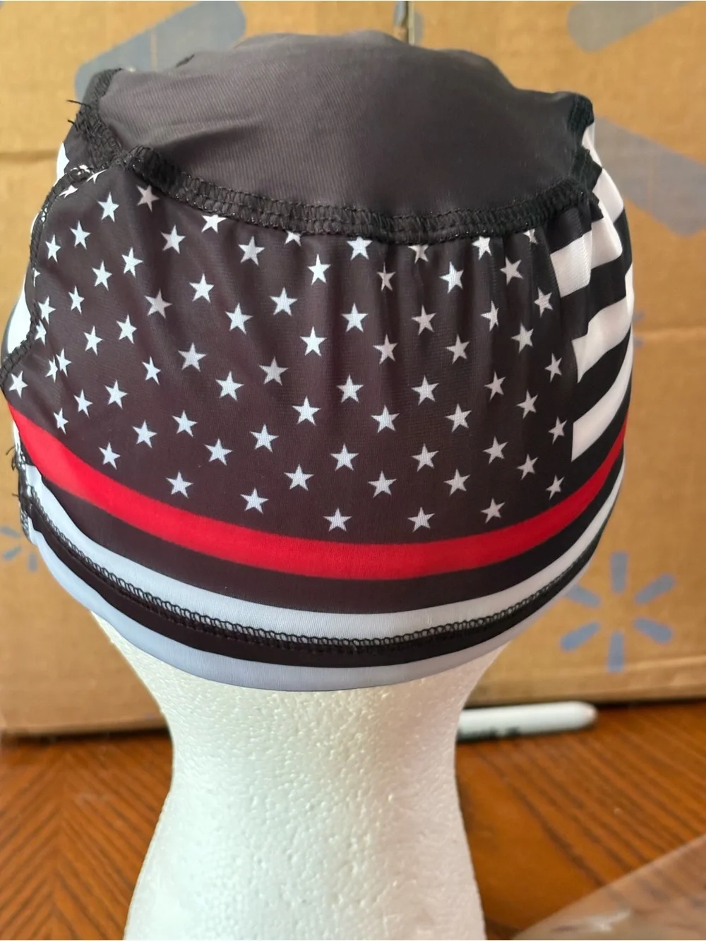 Men's Athletic Black & Red Star Stripe Skull Cap